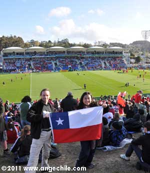 Bandera de Chile durante un partido del mundial de rugby en Whangarei, Nueva Zelandia