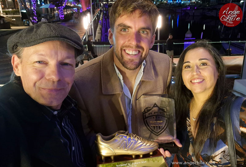 Guillermo May con sus premios Auckland FC Awards Night - Ange Chile