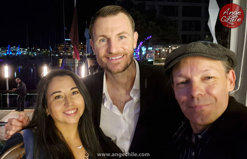 Un selfie con Tommy Smity en Auckland FC Awards Night - Ange Chile
