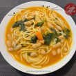 Porotos con riendas con espinacas en un plato - comida típica chilena - Ange Chile